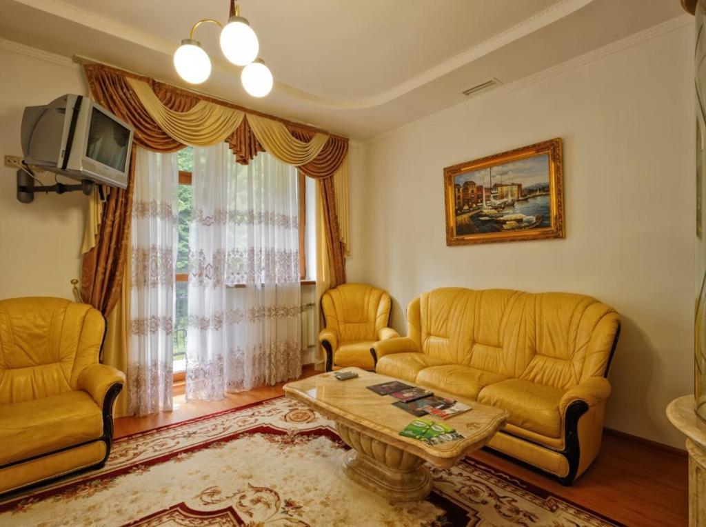 Karpaty Hotel Jaremcse Kültér fotó